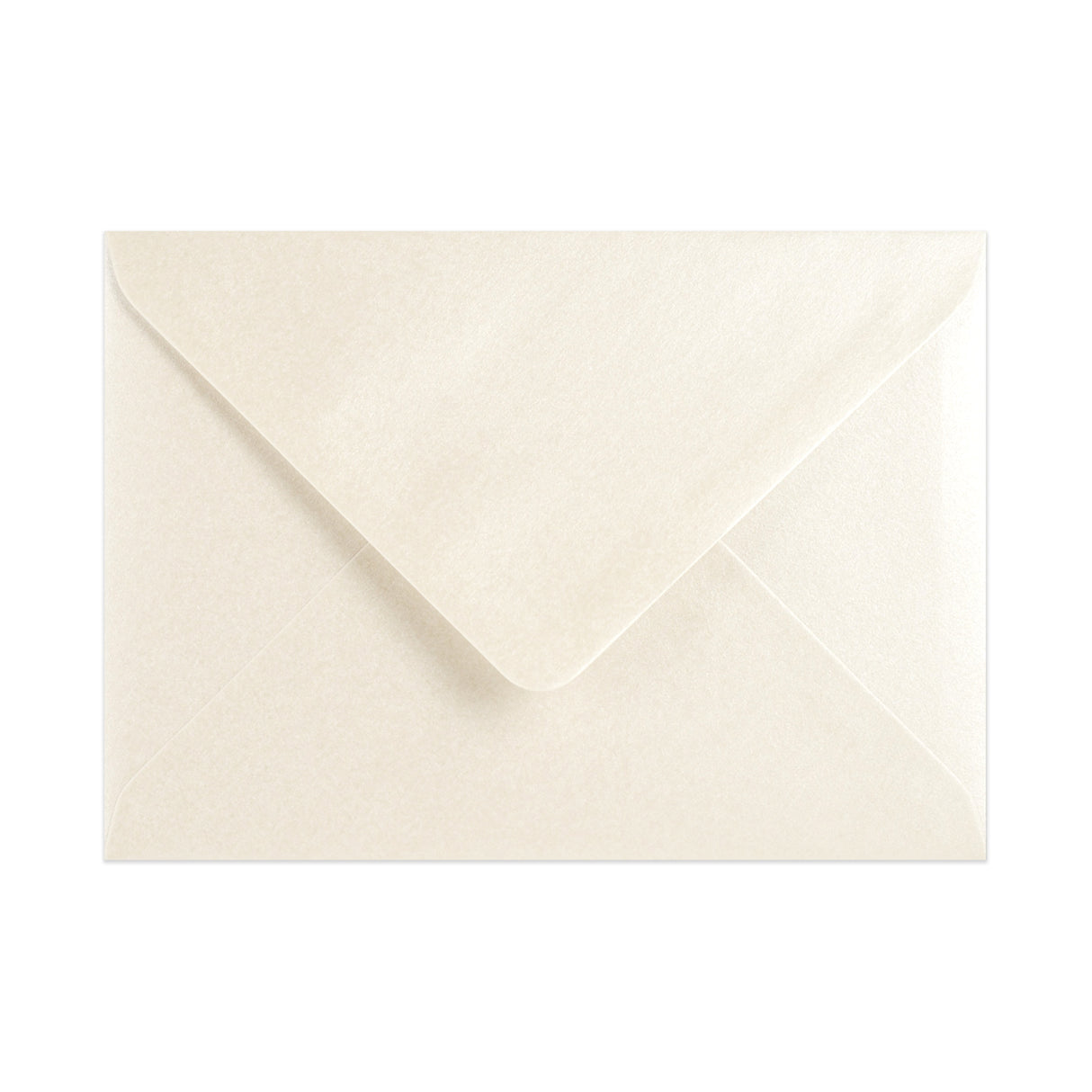 Østersfarvet kuvert - diamantklap 125x175 mm (B6)
