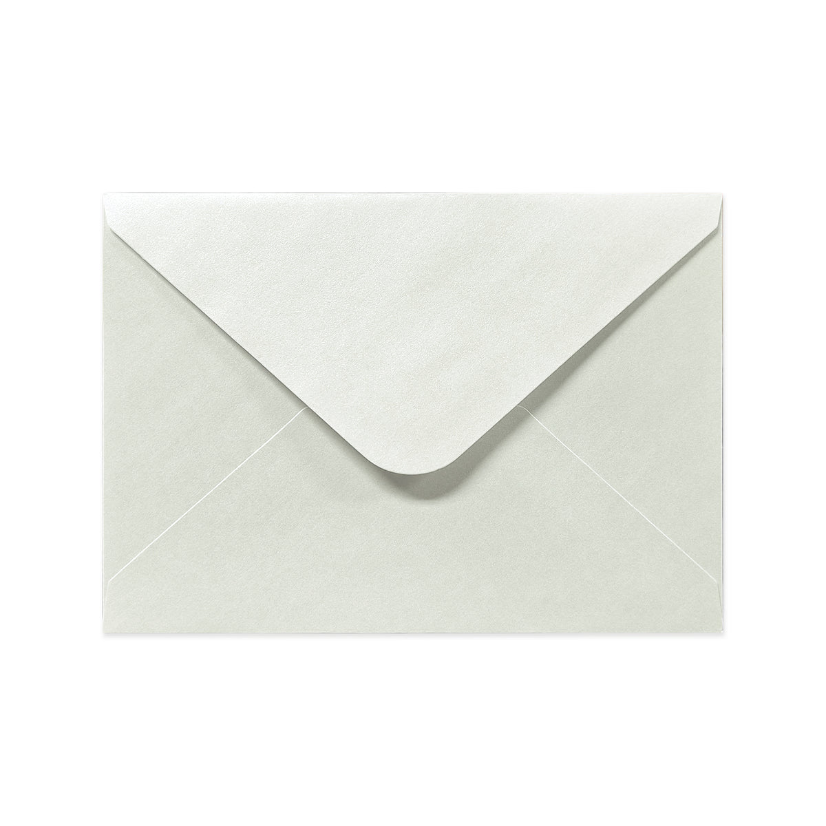 Østersfarvet kuvert - diamantklap 125x175 mm (B6)