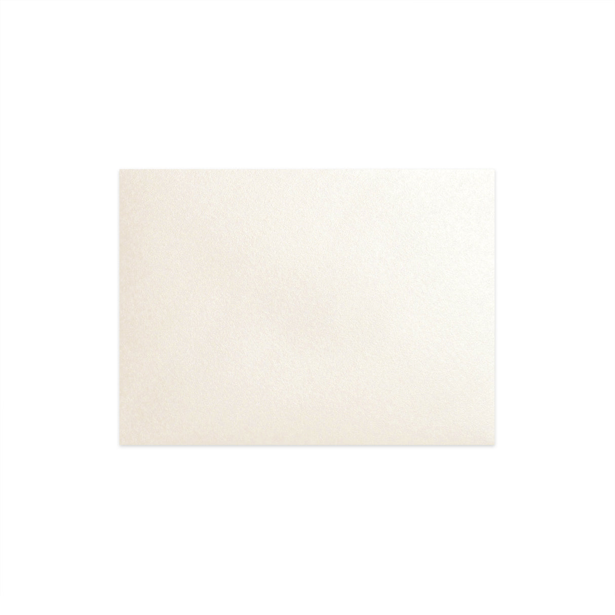 Østersfarvet kuvert - diamantklap 82x113 mm (C7)