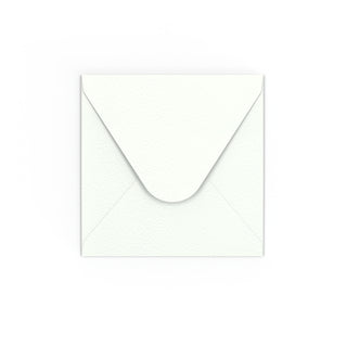 Hvid kuvert med hamret overflade 110x100 mm