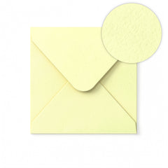 Elfenbensfarvet Kuvert med Hamret Struktur 155x155 mm