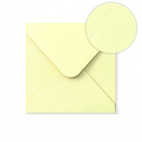 Elfenbensfarvet Kuvert med Hamret Struktur 155x155 mm