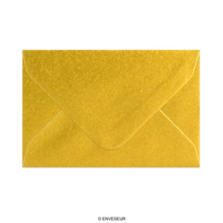 Metallisk guldkonvolut 62x94 mm