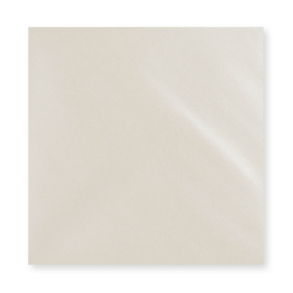 Østersfarvet kuvert - diamantklap 140x140 mm
